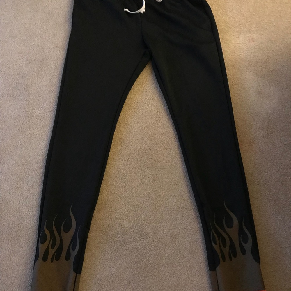 Joggers with pockets with flames on bottom